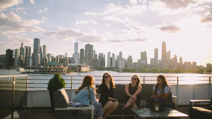 City Cruises Chicago: Premier Lunch or Dinner Cruise - Dress Code and Comfort: Small Rules, Big Difference