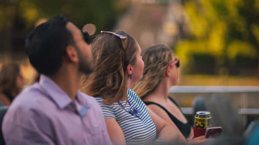City Cruises Chicago: Seadog Speedboat Lake Firework Cruise - Bar setup, drinks, and staying comfortable on an open-air boat