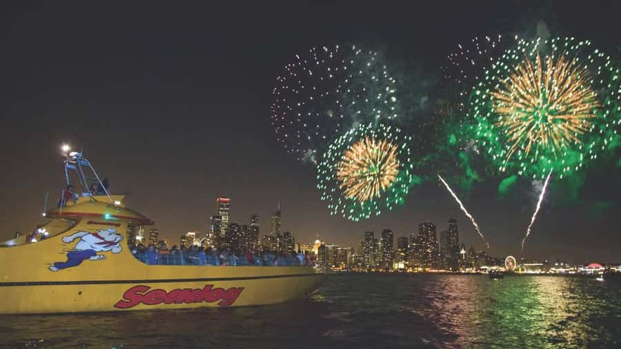City Cruises Chicago: Seadog Speedboat Lake Firework Cruise - Who should book this $46 speedboat fireworks cruise