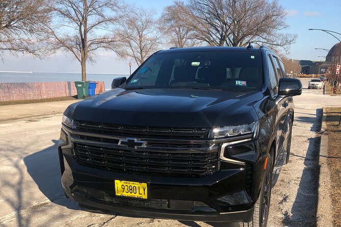Curbside SUV Transfer from ORD to Downtown Chicago - Driver Updates and the Text-and-Plate System