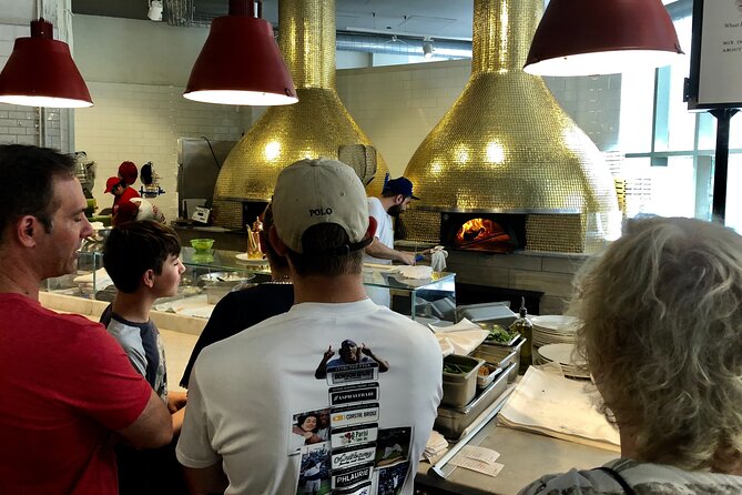 Downtown Chicago Walking Pizza Tour - River North Stop: Pizza Styles and a Neighborhood You’ll Recognize Fast