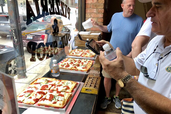Downtown Chicago Walking Pizza Tour - The Loop Stop: More Pizzerias Across the River