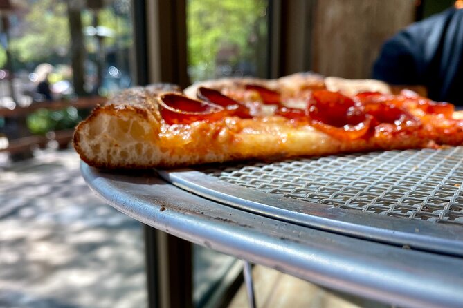 Downtown Chicago Walking Pizza Tour - Group Size, Guide Style, and Why It Feels Personal