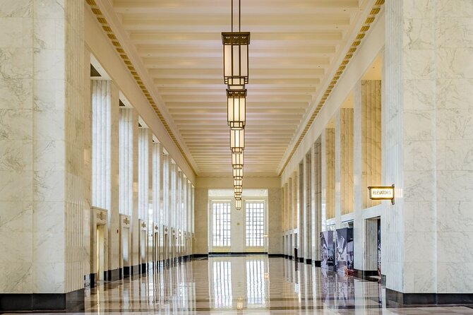 Explore the Historic Old Post Office in Chicago - Meeting at 433 W Van Buren: How the 1.5-Hour Visit Works