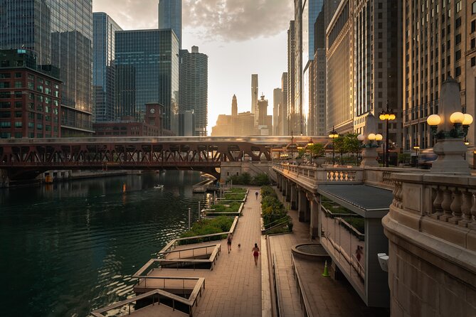 Ghosts of Chicago Family Friendly Ghost Tour - Stop 5: The Spearman and the Fort Dearborn Massacre