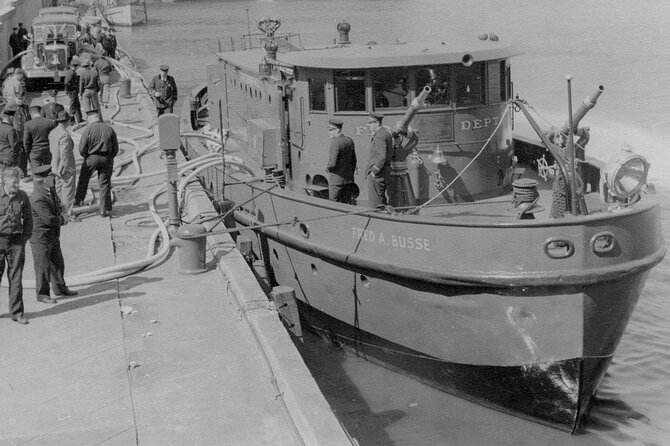 Historical and Architectural Chicago Fireboat River & Lake Cruise - What the Guide Actually Does: Architecture, Fire Service, and Real Chicago Stories