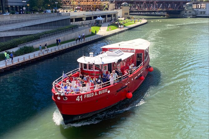 Historical Fireboat River Tour - Cruising the Chicago River on the Fred A Busse (Engine 41)