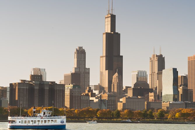 Lake Michigan Skyline Cruise in Chicago - Price and value: $32.50 for a skyline + audio + comfort