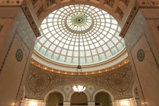 Private Chicago Architecture Tour - Riverwalk Breaks: When Your Guide Controls the Stops