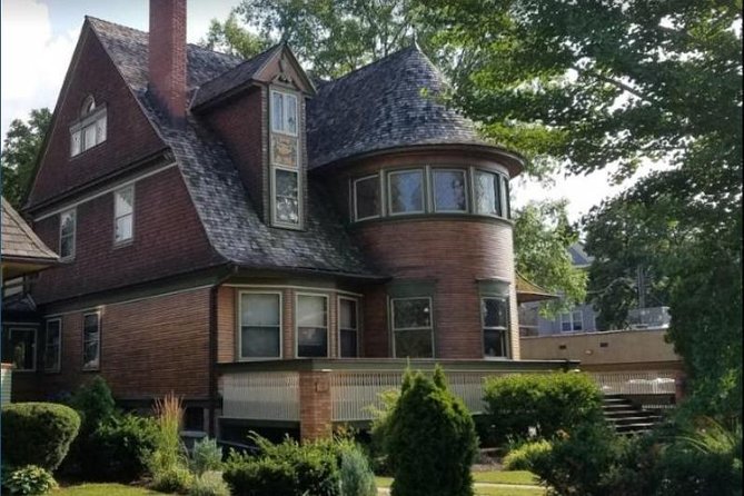 Private Frank Lloyd Wright Architectural Tour by Luxury Vehicle - Key things that make this tour work