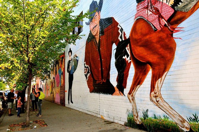 Private Frida and Friends Tour in Pilsen - Leentje’s guide style: why the stories stick