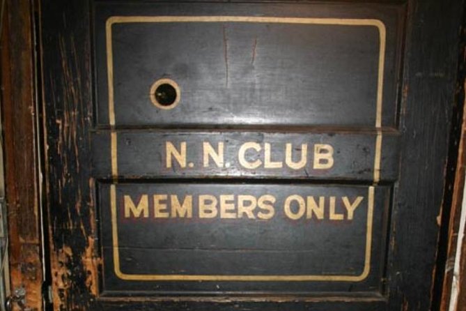 Private Speakeasy Pub Crawl in Chicago with Local Historian - Entering speakeasies through secret doors: what you do at each stop