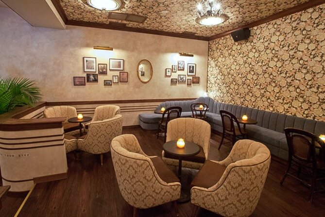 Private Speakeasy Pub Crawl in Chicago with Local Historian - Prohibition-era cocktails: ordering like a gangster (but paying like a visitor)