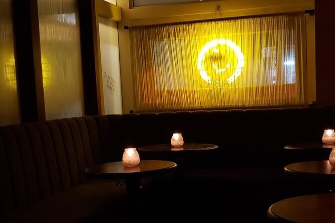 Private Speakeasy Pub Crawl in Chicago with Local Historian - Private guide energy: why the historian part matters