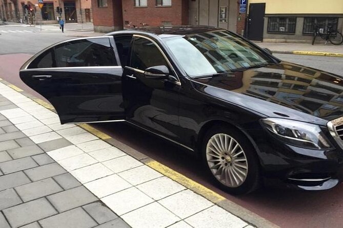 Private Transfer Chicago Airport MDW to Chicago Downtown - Vehicle Details: Air-Conditioned Comfort With One Big Caveat