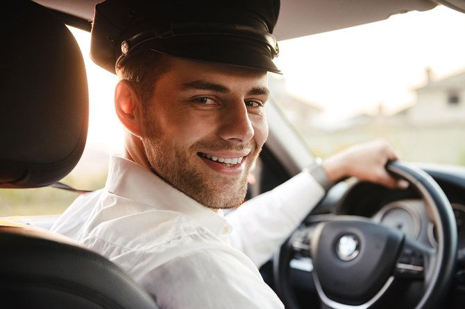 Private Transfer from Chicago Airport (ORD) - Meeting Your Driver Inside O’Hare (How Pickup Works in Real Life)
