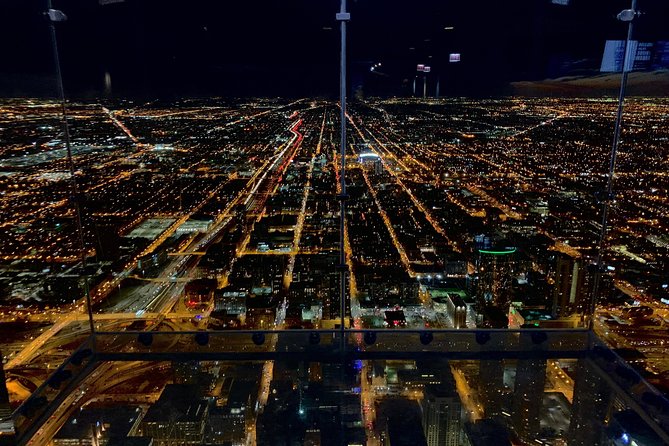 Skydeck Chicago: Pie in the Sky VIP Dinner at Willis Tower - Who should book this Skydeck dinner, and who might not love it