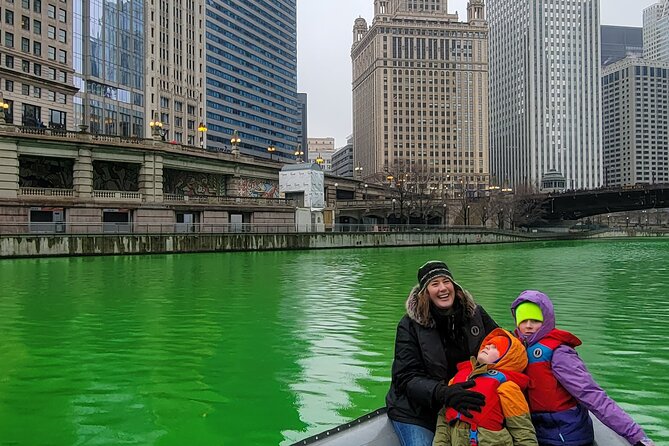 Small Group Lake Michigan Tour - A 45-minute RHIB tour that turns the skyline into a moving photo