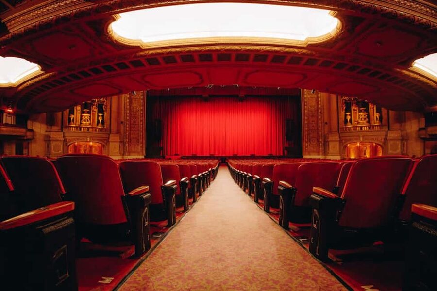 The Chicago Theatre Tour Experience - The auditorium walkthrough: seeing the room from every angle