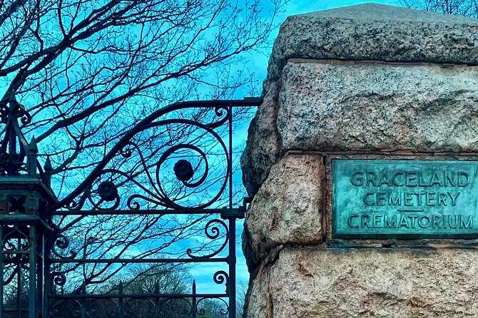 The Deep Pockets Of Graceland Cemetery Walking Tour - Group size, guide style, and what you can do to get the most