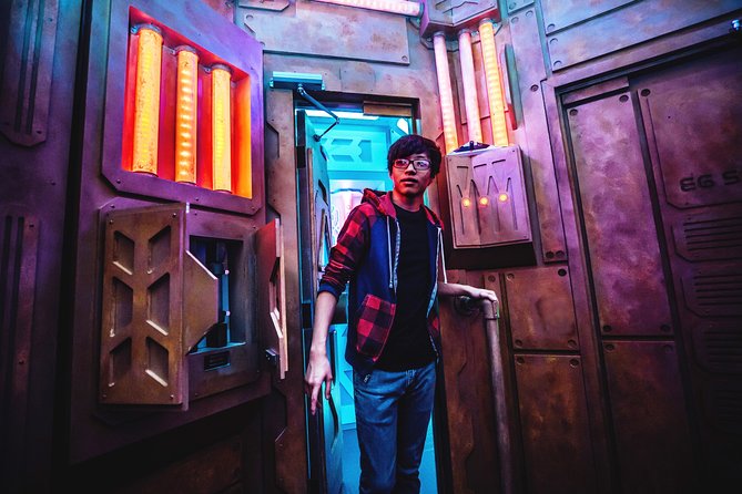 The Escape Game Chicago: Epic 60-Minute Adventures in River North - What the Game Guide Actually Does (and Why It Helps)