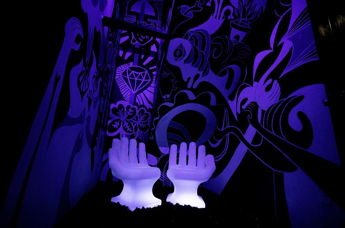 Trickery Chicago Magic Show - Who should book Trickery, and who should skip it