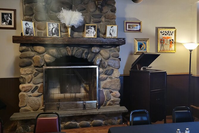 Vito's Vault Chicago finest dinner theatre speakeasy - Your 3-hour night: how the dinner and show timing works