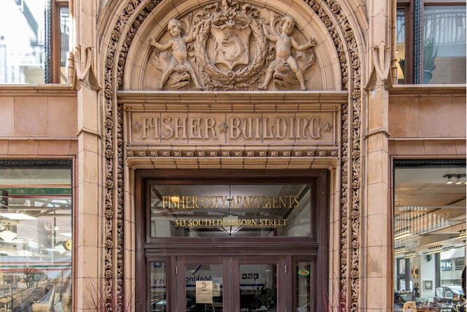 Walking Tour: Chicago's Loop - Home of the Modern Skyscraper - Macy’s on State Street: architecture you notice only when you look up