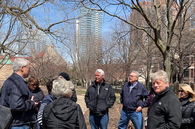 Walking Tour: Chicago's Prairie Ave Dist. - Street of the Elite - The Spoke & Bird cafe break: a neighborhood pause