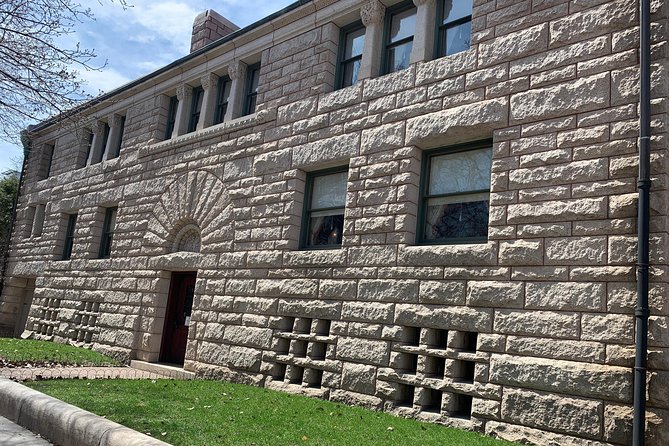 Walking Tour: Chicago's Prairie Ave Dist. - Street of the Elite - Clarke House Museum: the oldest house moment